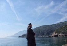 Απέχει ο π.Νικόλαος απο τη θεία λειτουργεία