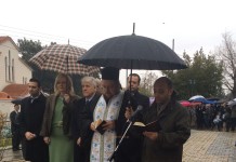 Υπό βροχή η παρελαση της 25ης Μαρτίου (φωτό)