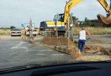 Η μια είσοδος της πόλης του Ωραιοκάστρου θυμίζει το γεφύρι της Άρτας