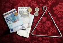 Λήστεψαν παιδάκια που έλεγαν τα κάλαντα