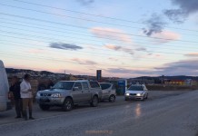 Κυναγωγοί και κάτοικοι στο τμήμα