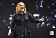 Η Adele δακρύζει on stage για τον γιο της – ΒΙΝΤΕΟ