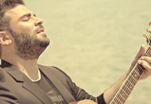 Ο Παντελίδης ερμηνεύει το “Θυμάμαι” (βίντεο)