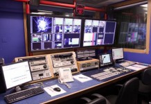 Εξηγήσεις για τις τηλεοπτικές άδειες ζητά με επιστολή της η Κομισιόν