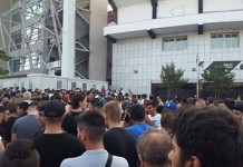 Φρενίτιδα για το μαγικό χαρτάκι
