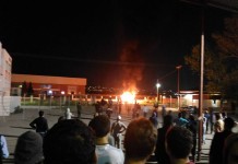 Φωτιά σε κέντρο φιλοξενίας έβαλαν πρόσφυγες-μετανάστες διαμαρτυρόμενοι για το φαγητό
