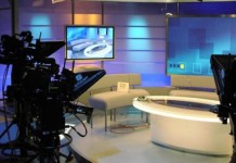 Έλληνας παρουσιαστής: «Έχω δουλέψει από σερβιτόρος μέχρι ξεναγός με βάρκα για τους τουρίστες» (φωτό)