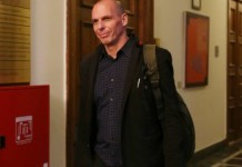 ''Δεν θα βρισκόσασταν σε αυτό το στούντιο εάν με τον Τσίπρα δεν κάναμε αγώνα'' . Βαρουφάκης σε δημοσιογράφο της ΕΡΤ3 (ΒΙΝΤΕΟ)