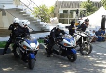 Το ευχαριστώ της μάνας στους αστυνομικούς που της έσωσαν το παιδί της