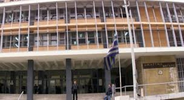 Ελεύθερη η πρόεδρος του Συμβολαιογραφικού Συλλόγου Θεσσαλονίκης για την υπεξαίρεση 500.000 ευρώ