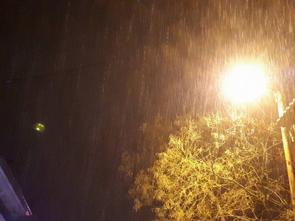 «Άσπρισαν» το Φίλυρο και το Ωραιόκαστρο Θεσσαλονίκης - Live webcam