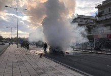 Αυτοκίνητο τυλίχθηκε στις φλόγες στην οδό Λαγκαδά (video)