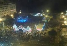Ποια Αριστοτέλους; Κάτοικοι στο κέντρο της Θεσσαλονίκης στόλισαν το δικό τους χριστουγεννιάτικο δέντρο (φωτό)