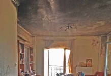 Φωτογραφίες απο το διαμέρισμα που κάηκε στον Λαγκαδά γεμάτο πλαστικές σακούλες