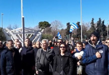 Βίντεο με δημότες που αντιδρούν έξω απο το δημαρχείο Θεσσαλονίκης για τις δηλώσεις του Μπουτάρη