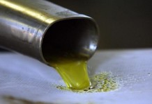 Εντοπισμός παράνομου εργοστασίου νοθευμένου ελαιόλαδου