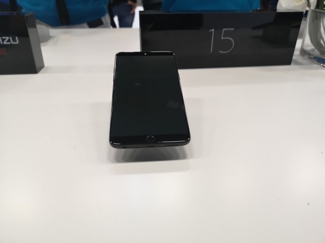 Meizu 15 - 01