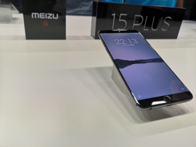 Meizu 15 Plus - 09