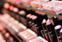 Ο ΕΟΦ ανακάλεσε από την αγορά γνωστά κραγιόν και βάση μεϊκάπ