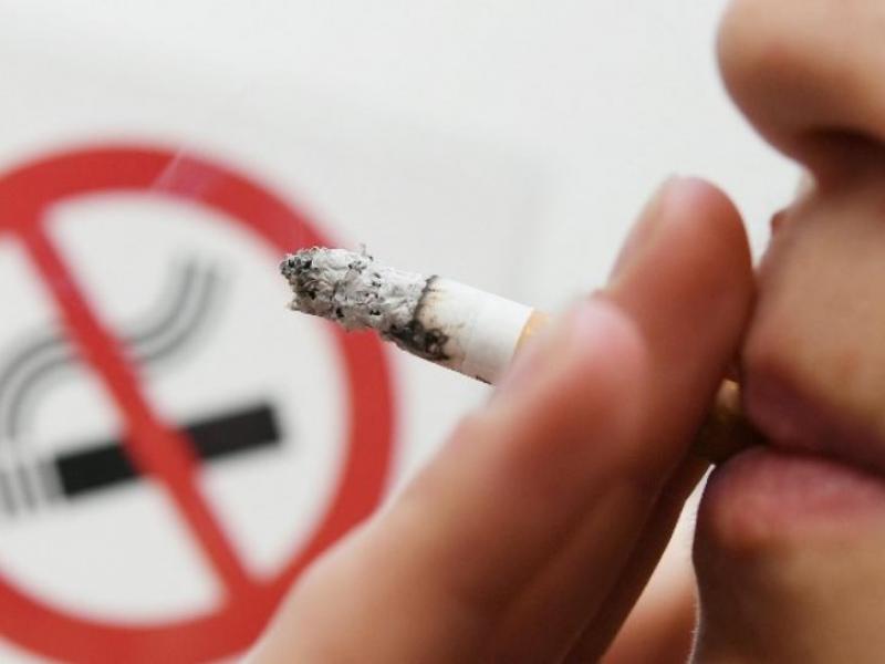 «Λέσχες καπνιστών» η απάντηση των καταστηματαρχών στον αντικαπνιστικό νόμο 4