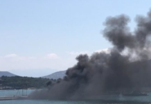 Φωτιά σκάφους στην Χαλκιδική Μια γυναίκα και δυο παιδιά νοσηλεύονται