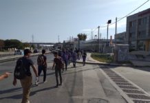Καραβάνι προσφύγων και μεταναστών κατευθύνεται προς τη Θεσσαλονίκη,φωτο βίντεο