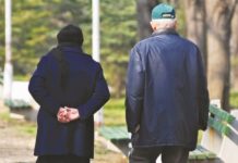 Θεσσαλονίκη: Μαθητές Λυκείου υιοθετούν γιαγιάδες και παππούδες