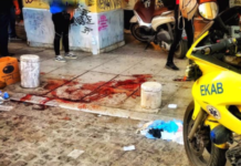 Απο βέβαιο θάνατο έσωσαν ΕΛ.ΑΣ και ΕΚΑΒ Αλγερινό που τον μαχαίρωσαν στο κέντρο της Θεσσαλονίκης,φωτο