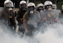 Επεισόδια και στη Μόρια: Επίθεση μεταναστών με πέτρες κατά αστυνομικών