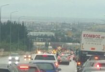 Και δεύτερο τροχαίο με φορτηγό στο Δερβένι! Κλειστά και τα δύο ρεύματα,φωτο
