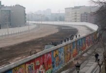 Το τείχος του Βερολίνου ενώνει τη Χέρτα και την Ουνιόν