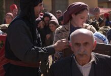 O Τάκης Βαμβακίδης μιλάει για την Γενοκτονία των Ποντίων και για την παράσταση NOSTOΣ ρίζα μ’ και κλαδί μ’