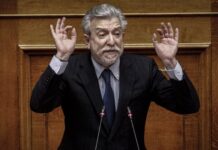 Κοντονής για Παπαδημούλη: «Γιατί δεν είναι ηθικό, ένας άνθρωπος με υψηλό μισθό να μην μπορεί να επενδύσει τα χρήματά του με καθαρό και διαφανή τρόπο; Οι Αριστεροί πρέπει να είναι πένητες;