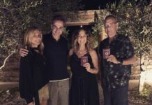 Με Ελληνικό διαβατήριο στα χέρια ποζάρει ο Τομ Χανκς μαζί με τον Κυριάκο Μητσοτάκη