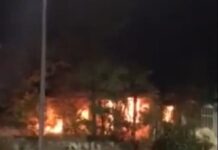 Πυρκαγιά σε εγκαταλελειμμένη κατοικία στη Θεσσαλονίκη, βίντεο