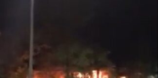 Πυρκαγιά σε εγκαταλελειμμένη κατοικία στη Θεσσαλονίκη, βίντεο