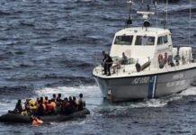 Μεγάλη επιχείρηση διάσωσης προσφύγων και μεταναστών από ναυάγιο ανοιχτά της Χάλκης,βίντεο