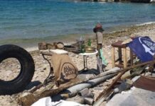 Μύκονος: Βρήκαν στον βυθό μέχρι και σαμπανιέρες – Έφτιαξαν ολόκληρο… μπαρ (φωτο)