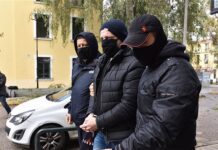 Με χειροπέδες στην Ευελπίδων ο Δημήτρης Λιγνάδης, βίντεο