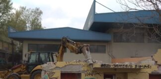 Μετά απο 20 χρόνια κατεδαφίστηκε επικίνδυνο κτήριο στη Σταυρούπολη