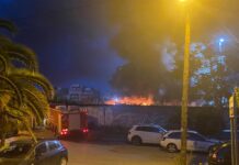 ΤΩΡΑ: Φωτιά στη Θεσσαλονίκη – Καίγονται βαγόνια, φώτο