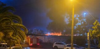 ΤΩΡΑ: Φωτιά στη Θεσσαλονίκη – Καίγονται βαγόνια, φώτο