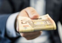 Μαζί με τον κατώτατο μισθό αυξάνονται και επίδομα ανεργίας ΟΑΕΔ, επίδομα μητρότητας, βοηθήματα