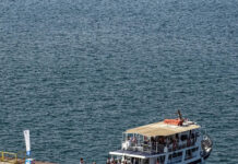Συνεχίζονται τα δρομολόγια με τον «Άγιο Γεώργιο» παρέα με τα δελφίνια και τον Σεπτέμβριο, βίντεο