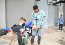 Ο 12χρονος Πέτρος με νεφρική ανεπάρκεια ευχήθηκε να κάνει προπόνηση με τον Γιάννη Αντετοκούμπο – Και έγινε! (βίντεο)
