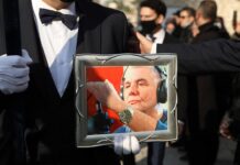Γιώργος Τράγκας: Βουβός πόνος στην κηδεία του (εικόνες)