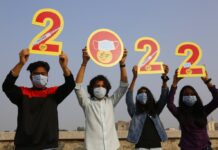 Πώς θα είναι η ζωή με τον κορονοϊό το 2022 – Έλληνες επιστήμονες δίνουν απαντήσεις
