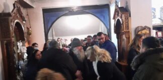 Θεσσαλονίκη: Διαμαρτυρήθηκαν οι πιστοί για την απομάκρυνση του πάτερ Γαβριήλ