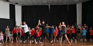 50 παιδιά και 2 χοροδιδάσκαλοι μάγεψαν τον Δήμο Δέλτα, βίντεο