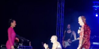Πρόταση γάμου στη σκηνή του Στέλιου Ρόκκου